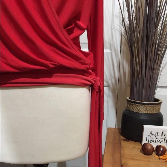 VENUS Silky Red Hip Hugging Long Sleeve Blouse - Picture 7 of 8